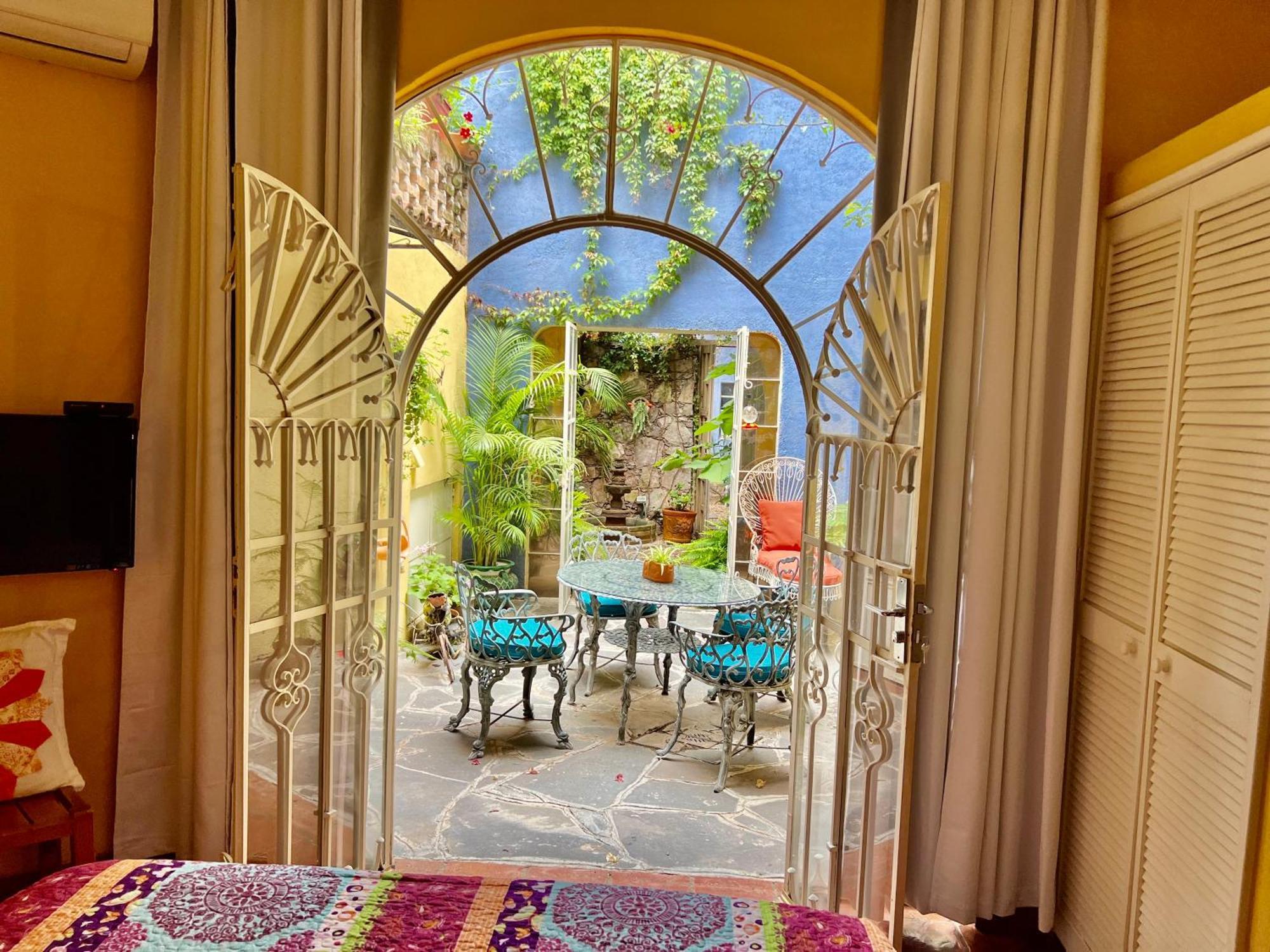 سان ميغيل دي الليندي Boutique Hotel Casa Camellia المظهر الخارجي الصورة